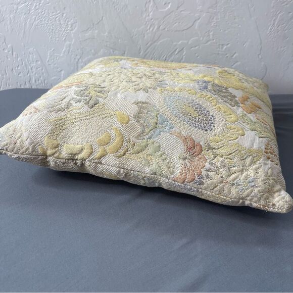 Vintage tapestry pillow light colors yellow - Picture 7 of 9